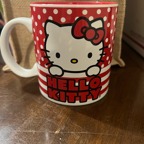 Hello Kitty NWT Ceramic Mug - Picture 2 of 2